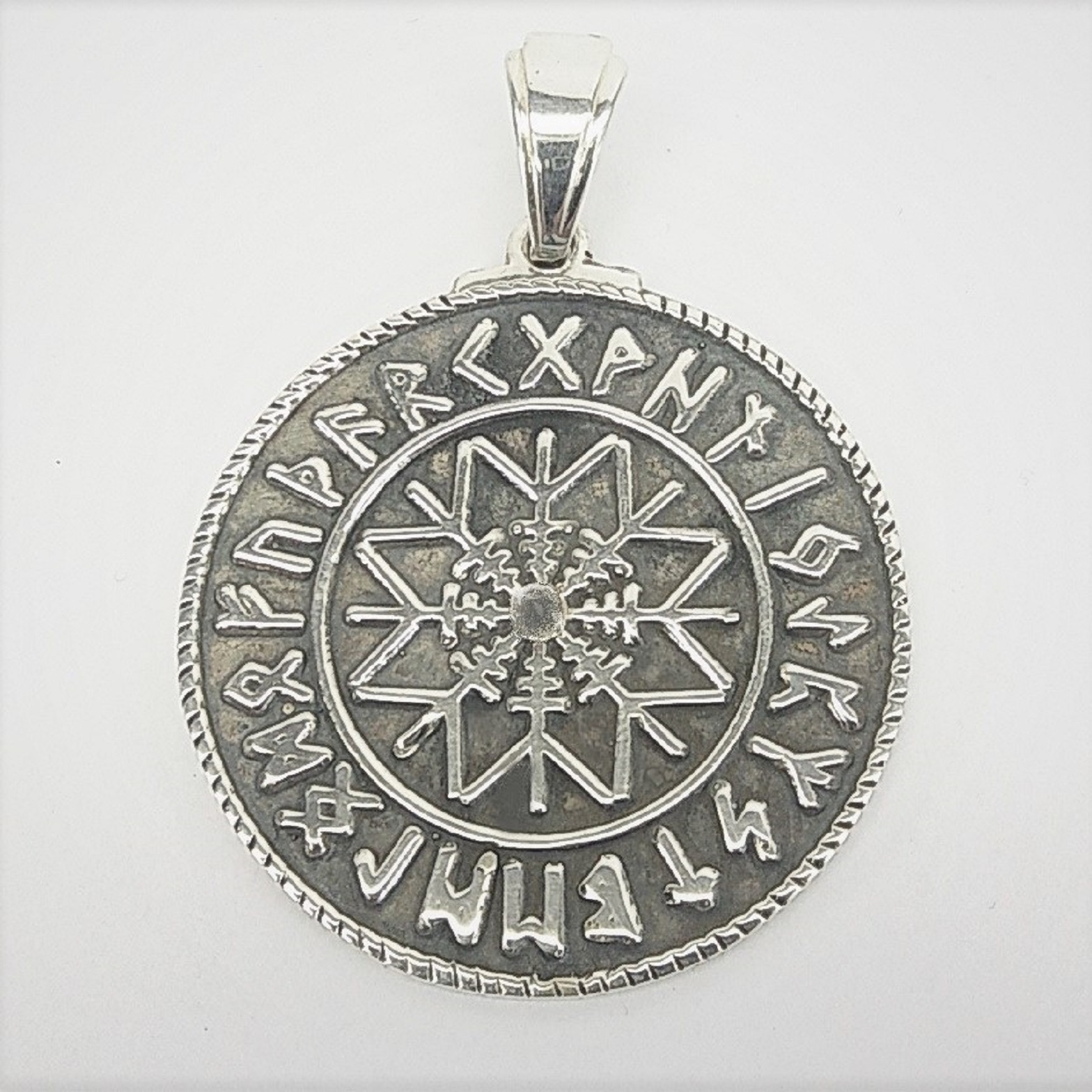 Aegishjalmur - Elmo viking do terror