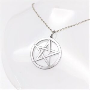 Pentagrama infinito com 2,5 cm de diâmetro