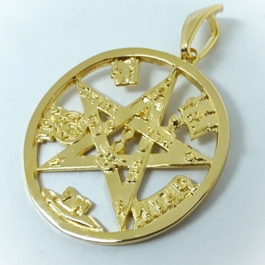 Tetragrammaton 3D com 35 mm em