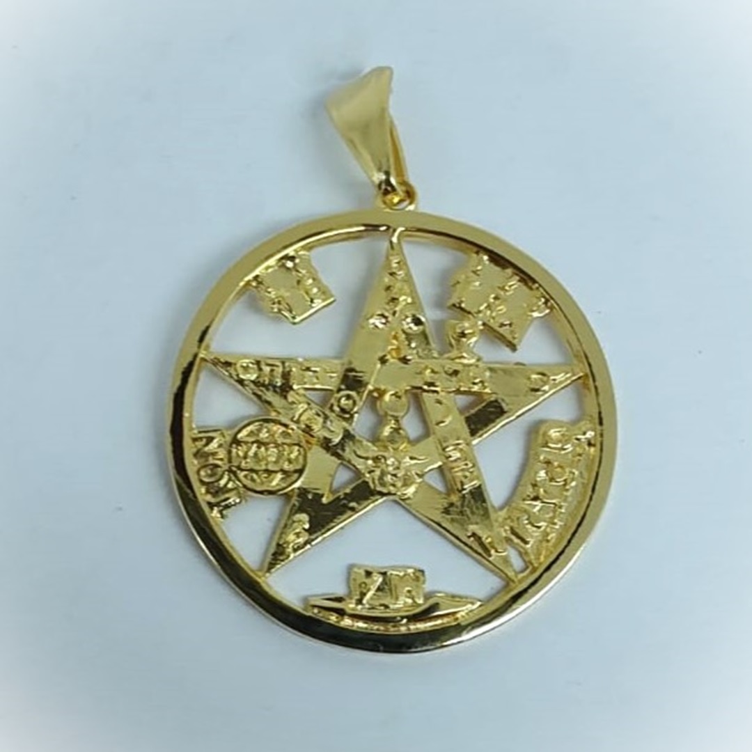 Tetragrammaton 3D com 35 mm em