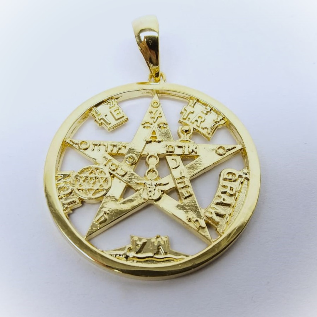 Tetragrammaton 3D com 35 mm em