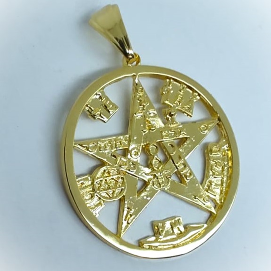 Tetragrammaton 3D com 35 mm em